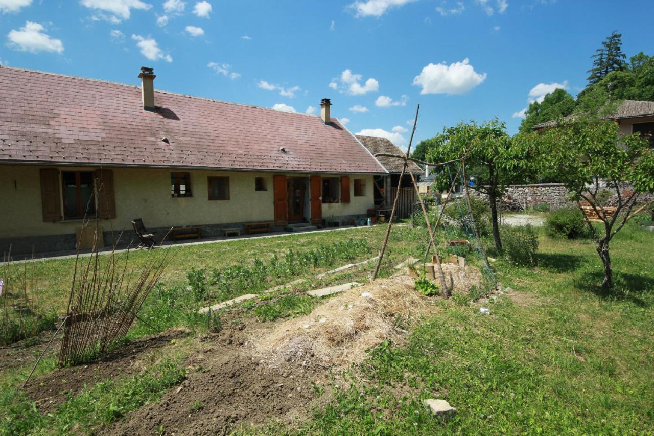 Chambres et table d'hôte Le Petit Radis Lus-la-Croix-Haute Exterior foto